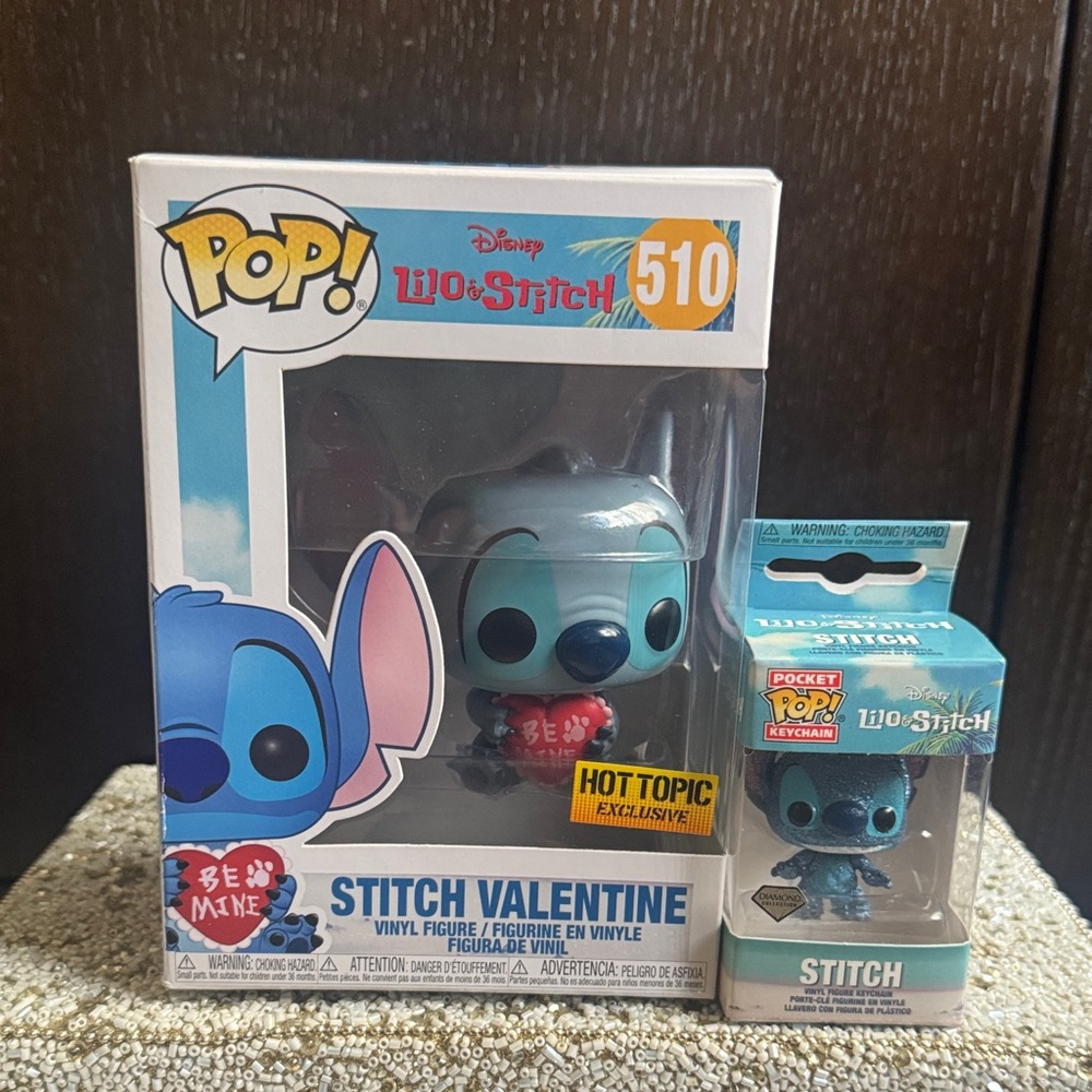 Funko Pop! Stitch Valentine Figure including keychain